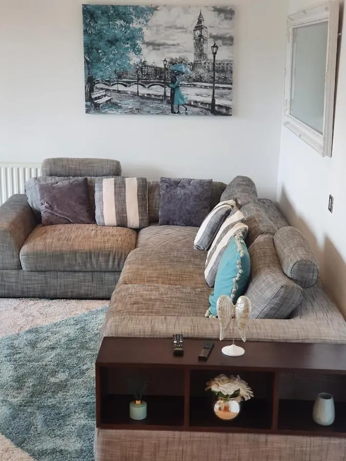 Luxury Canary Wharf Apartment With Free Parking London